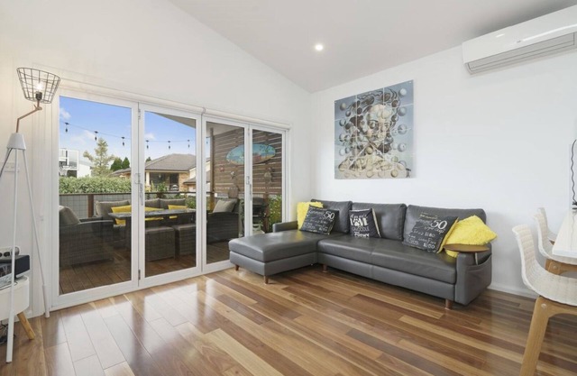 BEACH ST COTTAGE @ ETTALONG