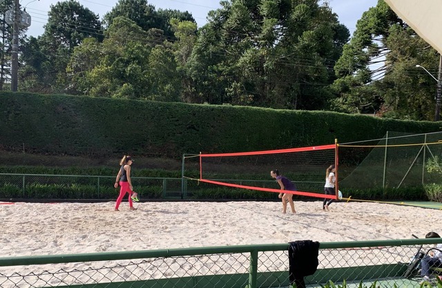 BEACH TENNIS + PURE AIR + WONDERFUL VISUALS IN CAMPOS DO JORDAO