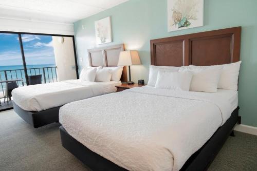 Beaches and Dreams 4th Flr Oceanfront Room