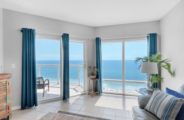 🌅Beachfront-2 Pools-Hot Tub-Sauna-Gym-2BR Emerald Isle 1206🌅