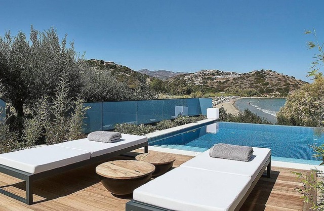 Beachfront 5 bedroom villa with a heated pool