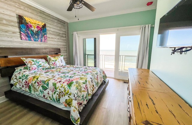 Beachfront-Beachfront- Driftwood Yard
