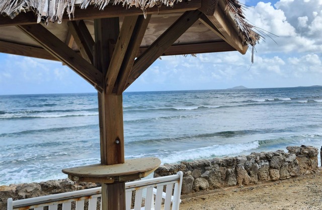 Beachfront Condo -Close to Town - Gated Community