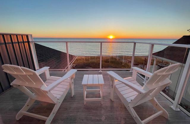 Beachfront Cottage in Amberley, Newly built!