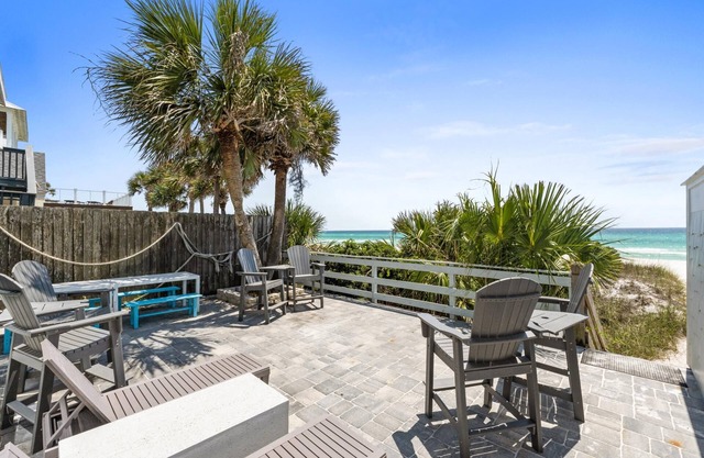 Beachfront Huge Beach House - Sleeps 40 - Family Tides - West End - Free Golf