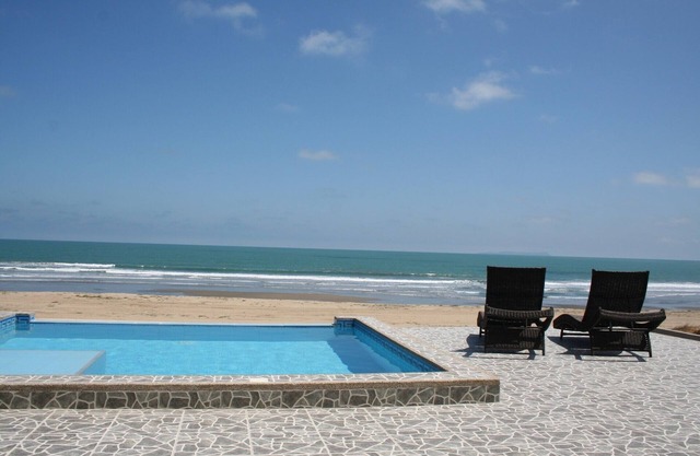 Beachfront Luxury Condo (Main Floor Of A Duplex)