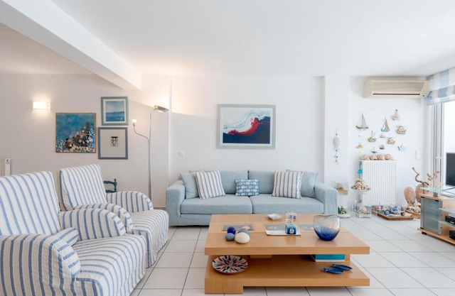 Beachfront Modern Apartment