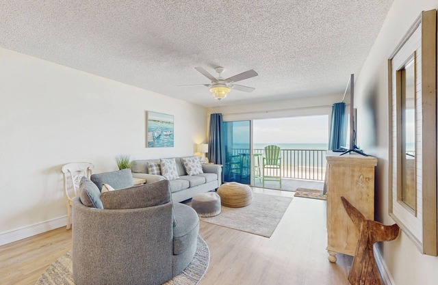 Beachfront oasis with exquisite Gulf views - resort beachfront pool & tennis