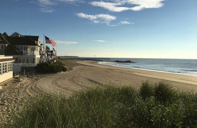Beachfront Oasis, Seabrook, NH - One step to the beach!