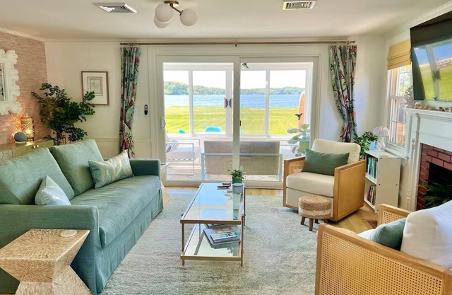 Beachfront - Sauna - Screened Patio - 2 King Beds - Dogs Encouraged!