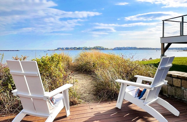 Beachfront Scituate Harbor View home Scenic walk to Lighthouse & Downtown Shops