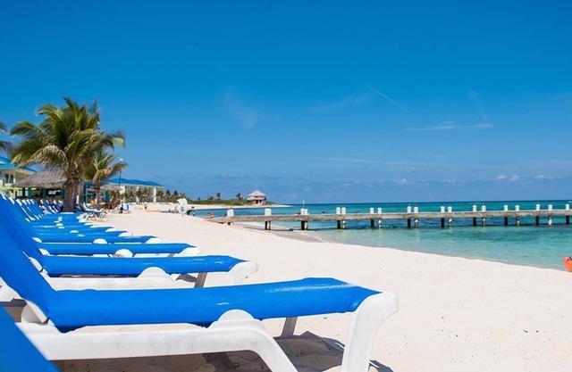 Beachfront Spectacular Full Ocean Views! Wyndham Reef Check in on December 28