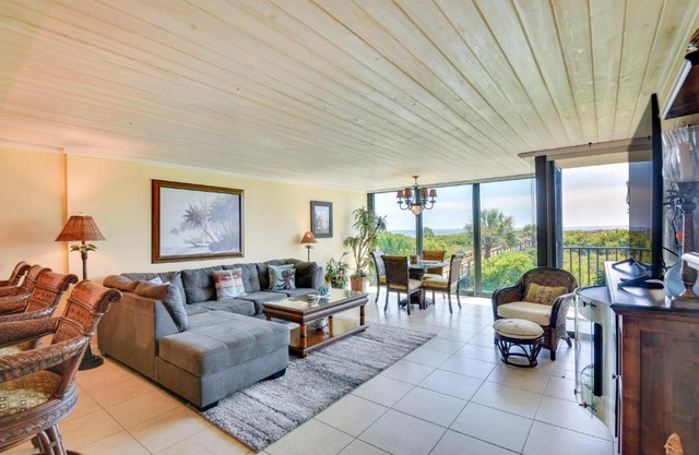 Beachfront St Augustine Beach Condo, Stunning View