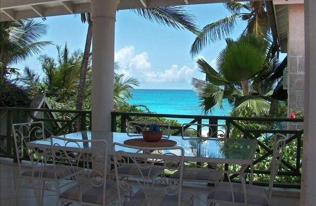 Beachfront Studio -Sea and Sand at the West-Coast of Barbados