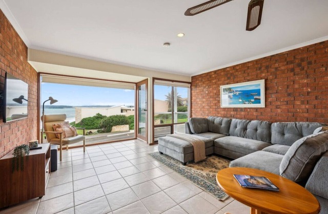 Beachfront Views at Southern Sands- WIFI