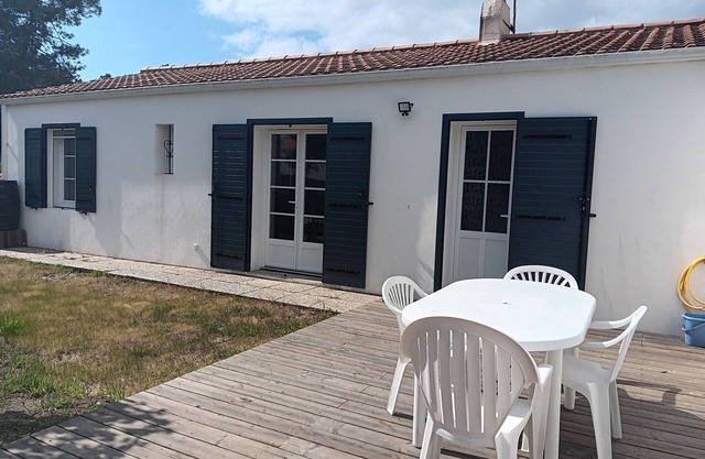 Beachfront Villa in Private Area, Calm and Sunny, Sleeps 4