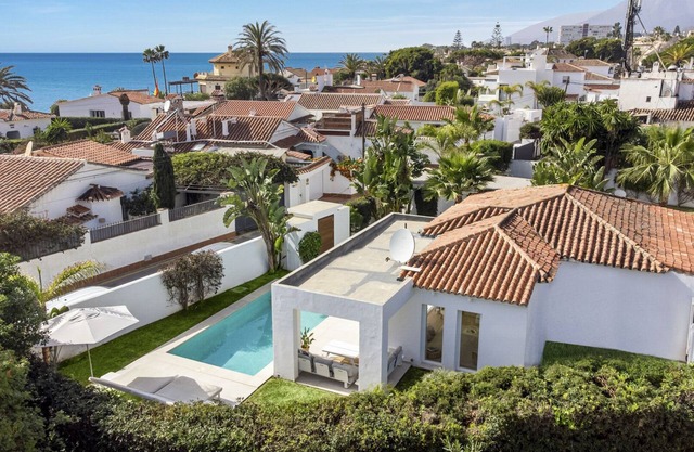 Beachfront Villa Casa Blanca | Ref. #31