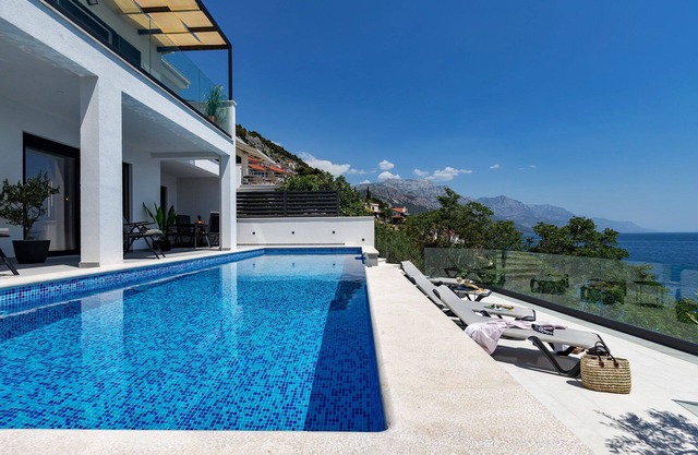 Beachfront Villa Immortelle with Pool