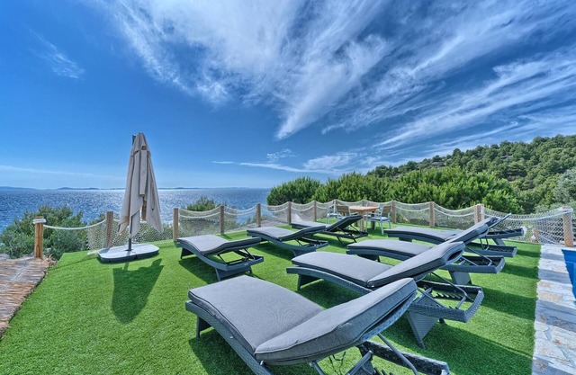 Beachfront Villa New Horizons II