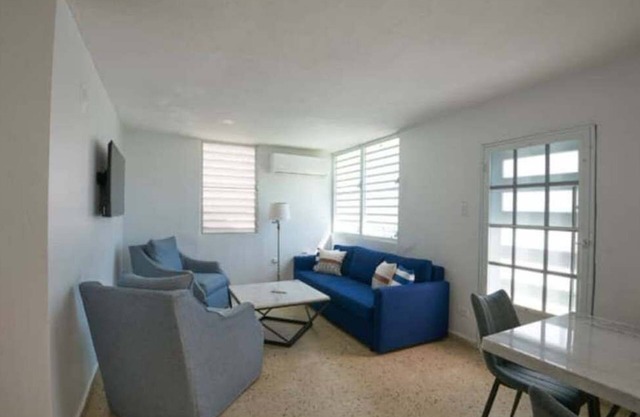 Beachside 3/1.5 steps from the Beach!