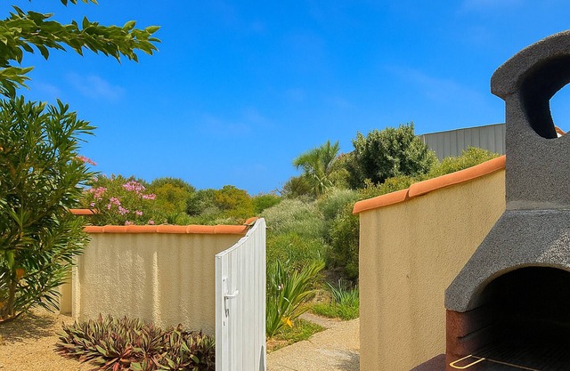 Beachside Getaway in Torreilles - Cozy 2BR House for Couples/Families