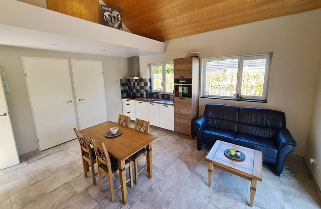 Beachside Getaway with Garden & barbecue