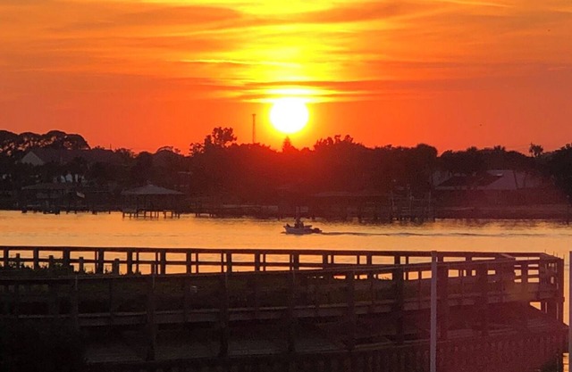 Beachside Intracoastal Hideaway with breathtaking views in vibrant beach town