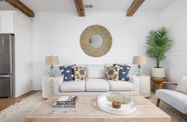 Beachy Family Getaway – 5 Mins to Sullivan's Island and Shem Creek