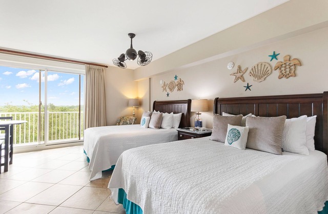 Beachy Sandestin studio, walk to Baytowne Wharf