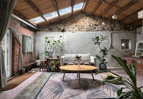 Beacon Yard Jiufen 九份拾光書院