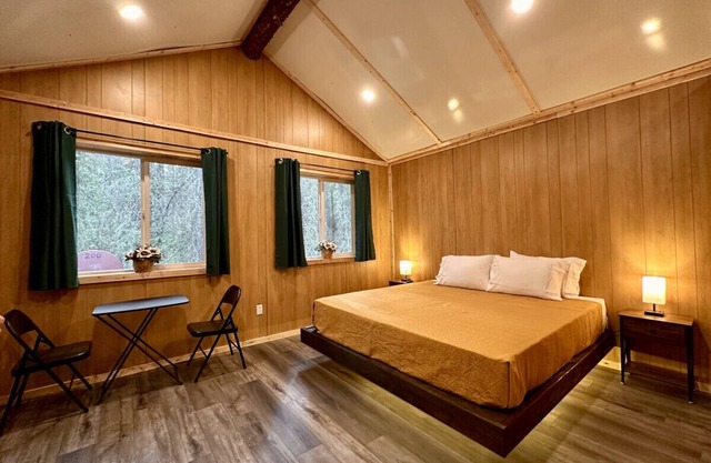 Bear Cabin 2 in Tok Alaska