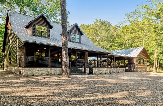 Bear Claw- Your New Favorite Luxurious Retreat