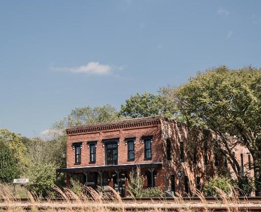 Beard and Lady Inn