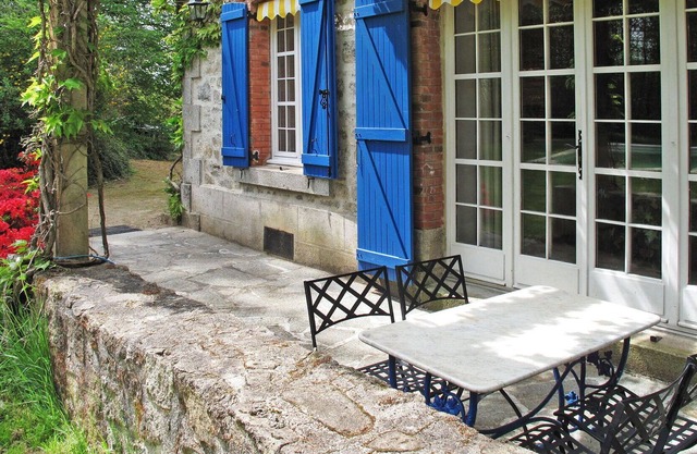 Beautiful private villa for 5 guests with private pool, WIFI, TV, terrace, pets allowed and park...