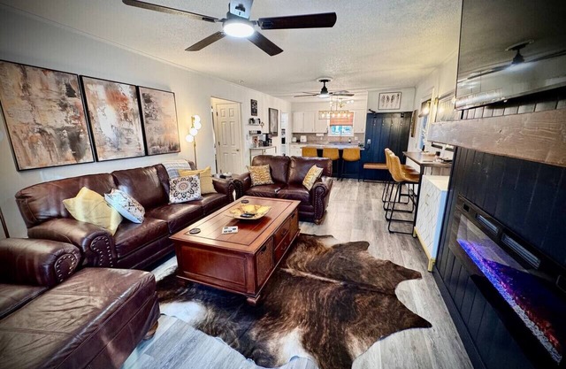Beau Maison, Greers Ferry Gem, Extended Stays Welcome!