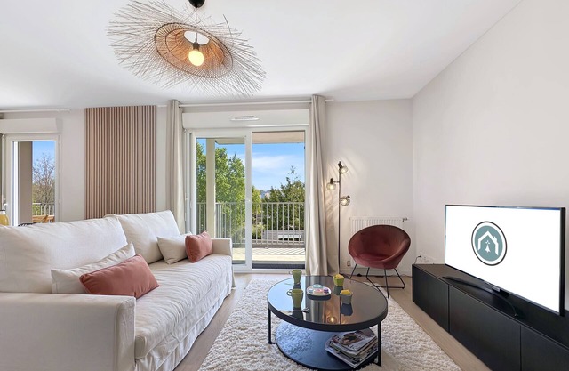 Beau T2 récent, terrasse, parking, 4 pers