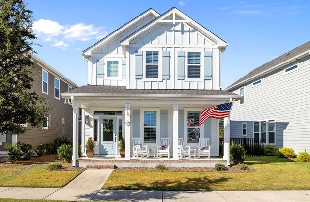 Beaucoast Stunner with 4 Bedrooms and Great Neighborhood Amenities