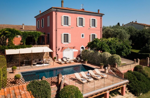 Beautiful villa with private pool, near Volterra, San Gimignano and Pisa