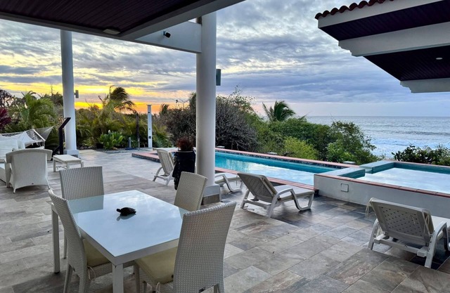 Beautiful house in Costa Pedas