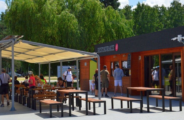 Beautiful apartment in villa for 12 guests with WIFI, TV, patio and pets allowed