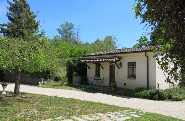 Beautiful private villa for 2 guests with WIFI, TV, terrace and pets allowed
