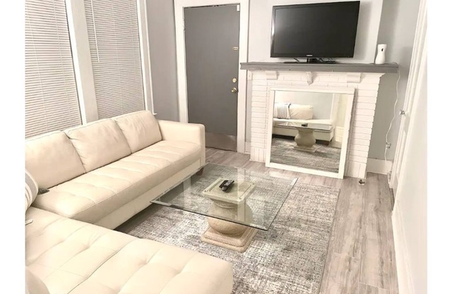 Beautiful 1B/1B in Southwest Atlanta.