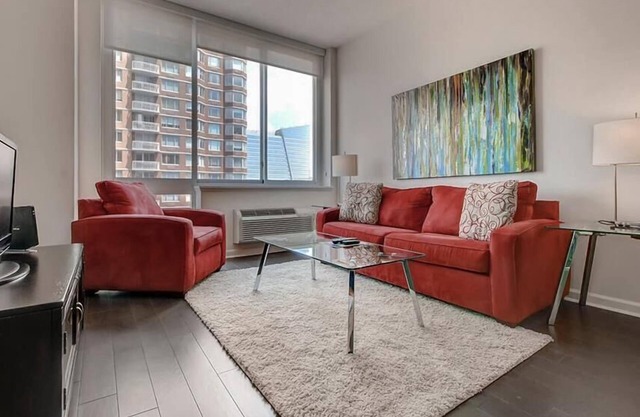 Beautiful 1BR | Stunning Views | Pool | Jersey City