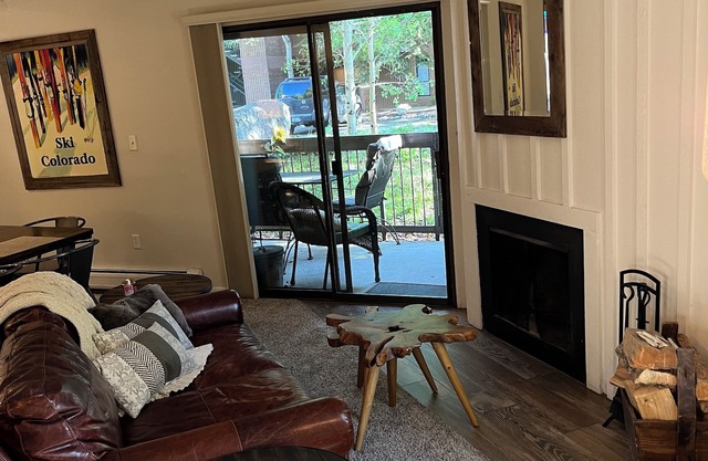 Beautiful 2 BD 2BA Ten Mile Island Condo, 1 block to bus stop and Main Street.
