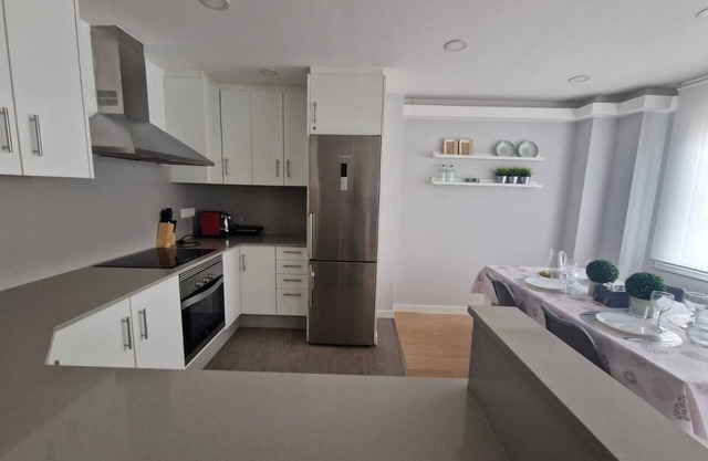 Beautiful 2 Bedroom Apartment on Avenida Finisterre