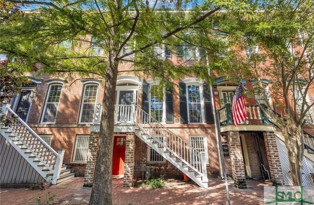 Beautiful 2-bedroom apartment by Forsyth Park in Savannah