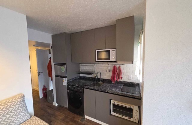Beautiful 2 bedroom apartment, newly renovated