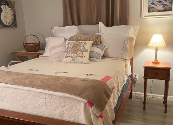 Beautiful 2 Room Suite with Private Bath