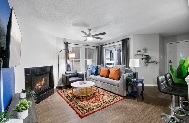 Beautiful 2BD/2BA in University Hills 4642