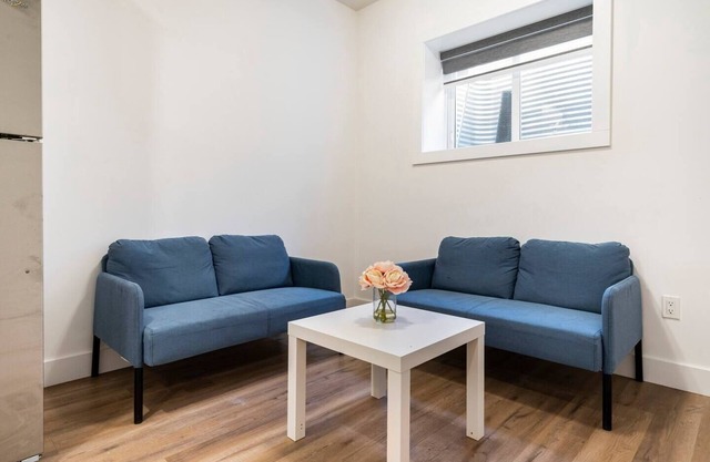 Beautiful 2bedroom Guest Suite Near Downtown